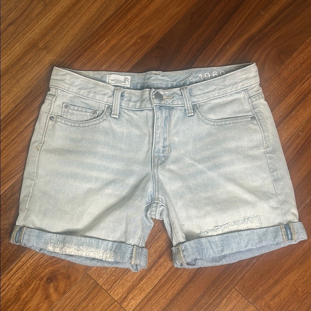GAP Blue Jean sexy boyfriend‎ Shorts Light Wash Mid-Thigh